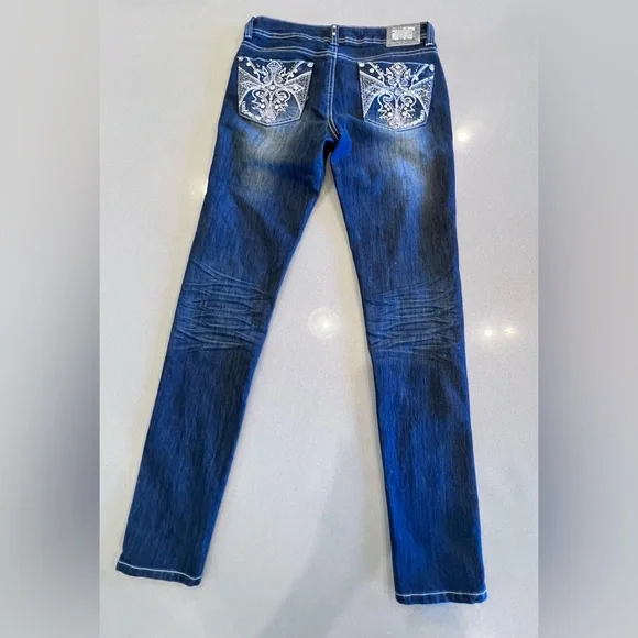 Low rise embellished distressed jeans Sz 5 - Picture 6 of 12